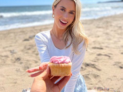 MrLuckyLife – Malibu Beach Picnic With Sexy Slim Blonde Jill Kassidy